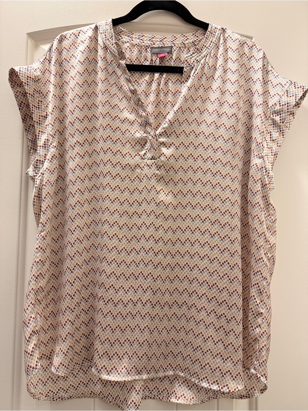 Vince Camuto Cream Multicolor Chevron Cap Sleeve Blouse